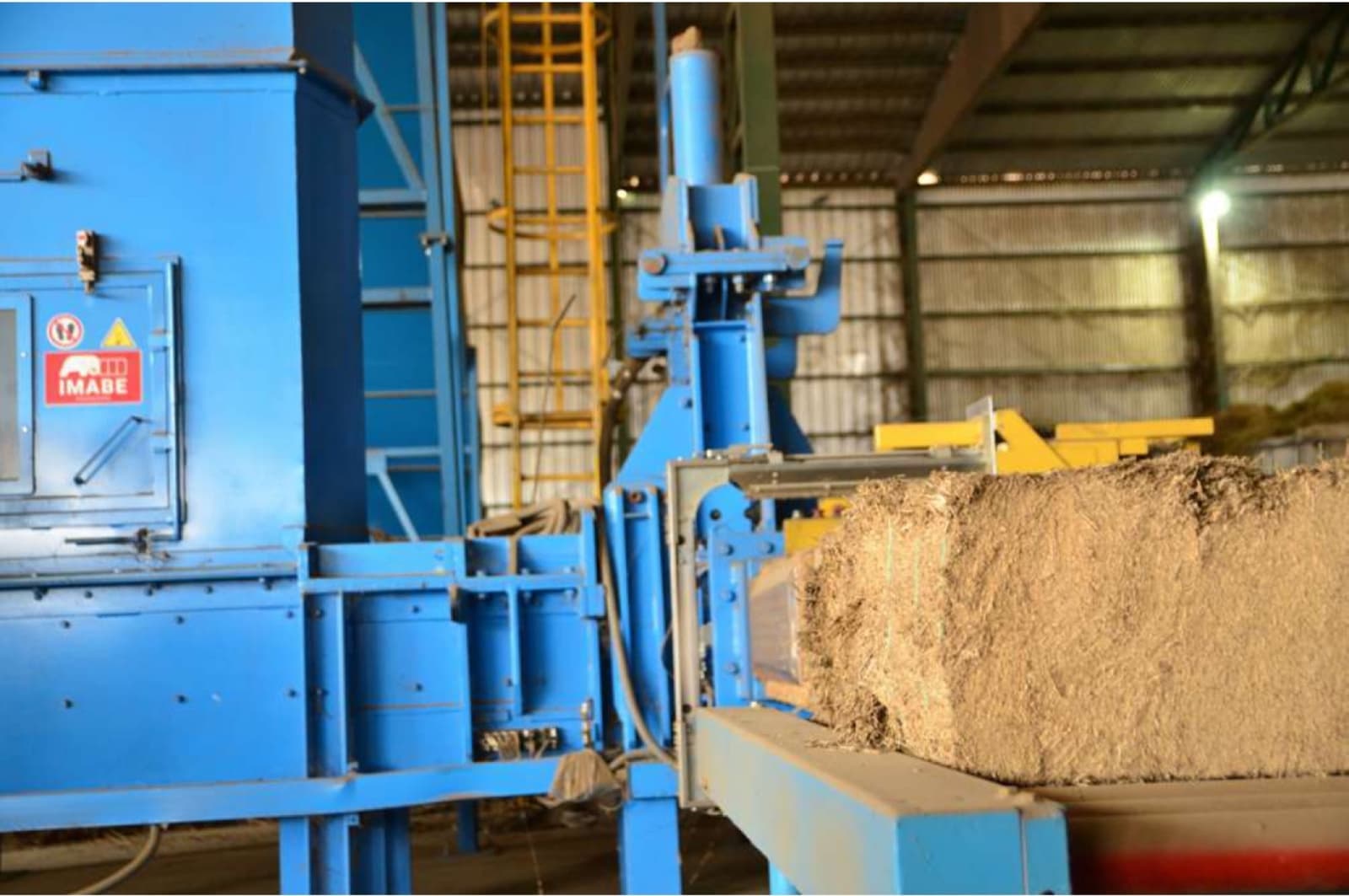 Megafardo durante el proceso de compactación