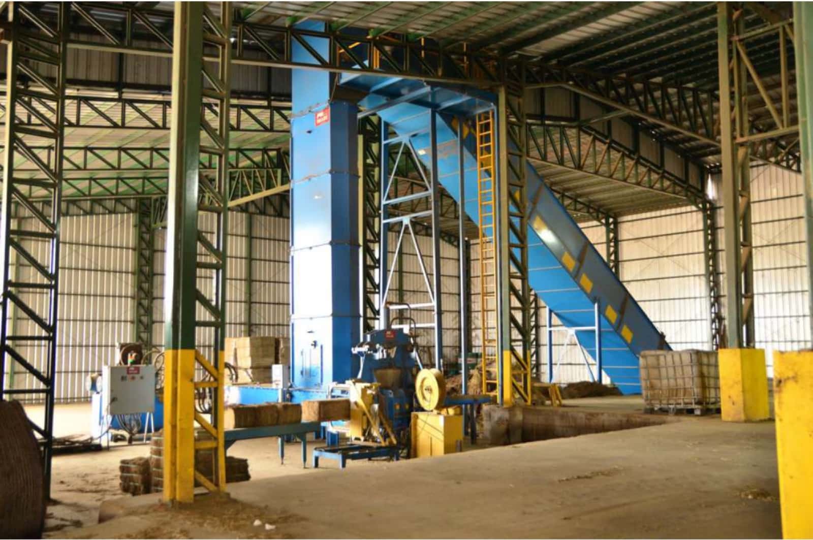 Equipamiento de una instalación de compactación de alfalfa